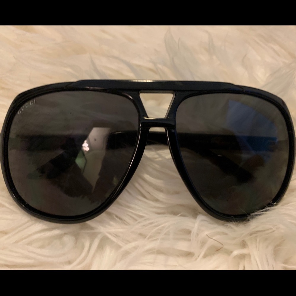Gucci aviator shades!!